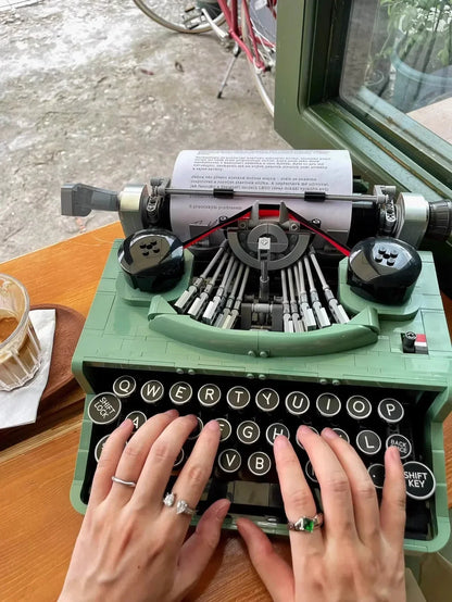 Máquina de Escrever Retrô (2079 peças)