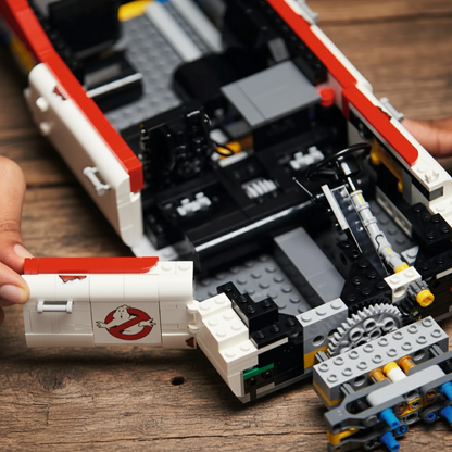 Cadillac ECTO-1 dos Caça-Fantasmas (2352 peças)