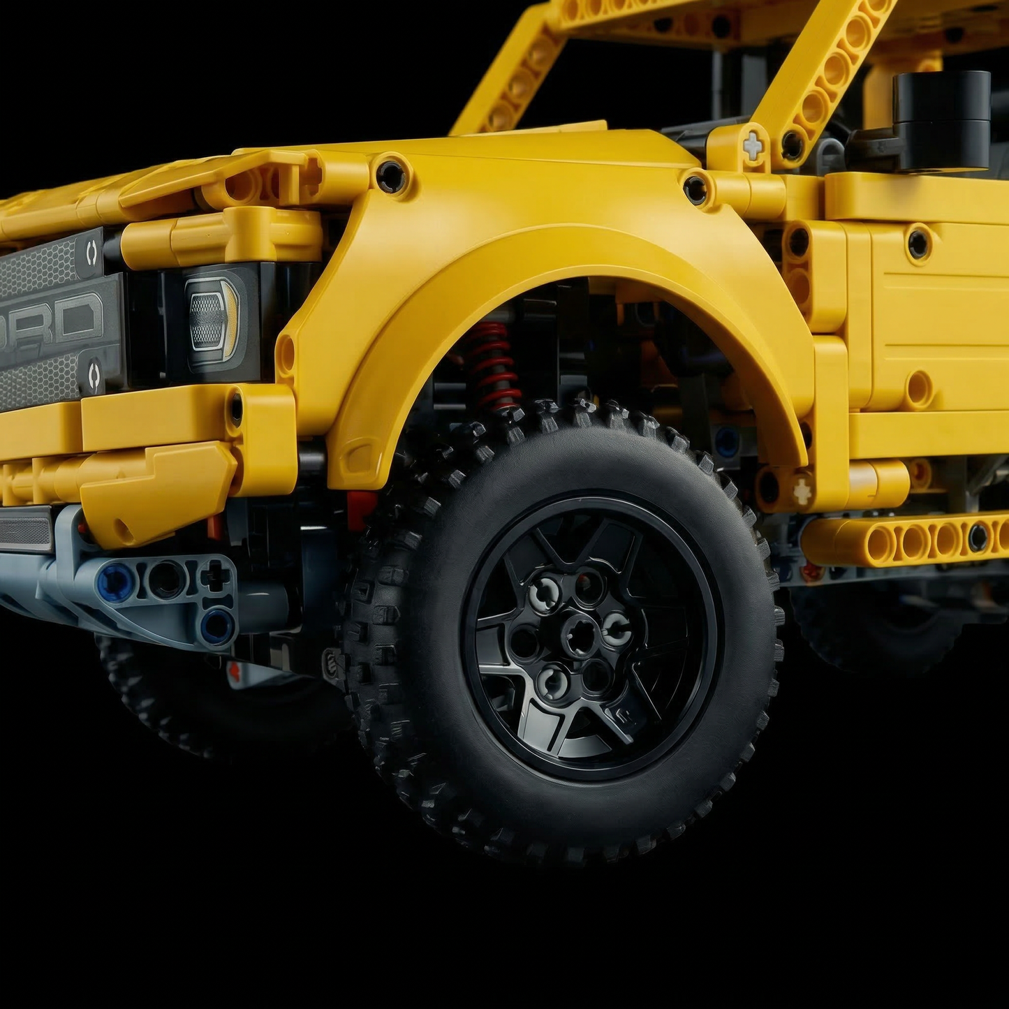Ford F-150 Raptor Amarelo (1379 peças)