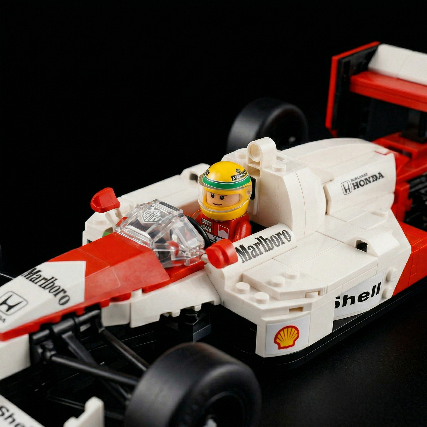 Fórmula 1 - McLaren MP4/4 + Ayrton Senna (693 peças)