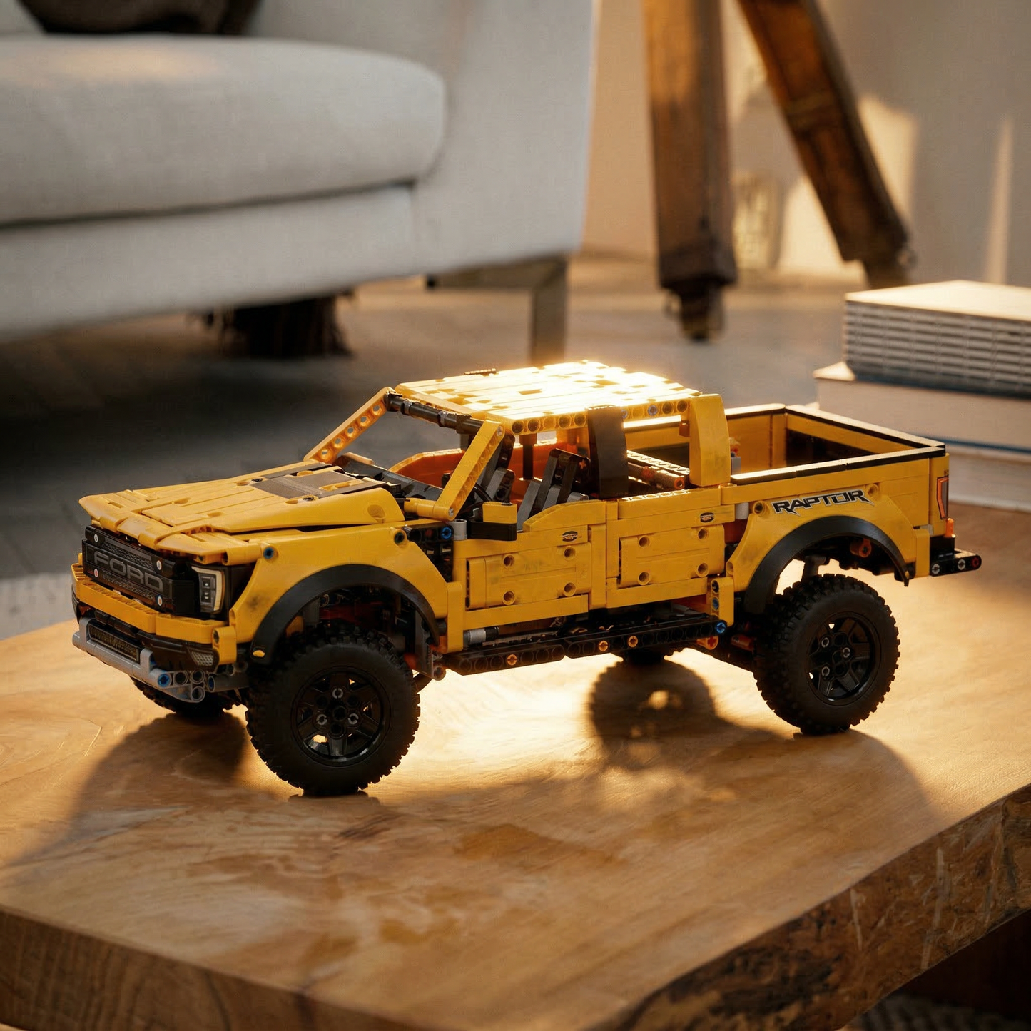 Ford F-150 Raptor Amarelo (1379 peças)